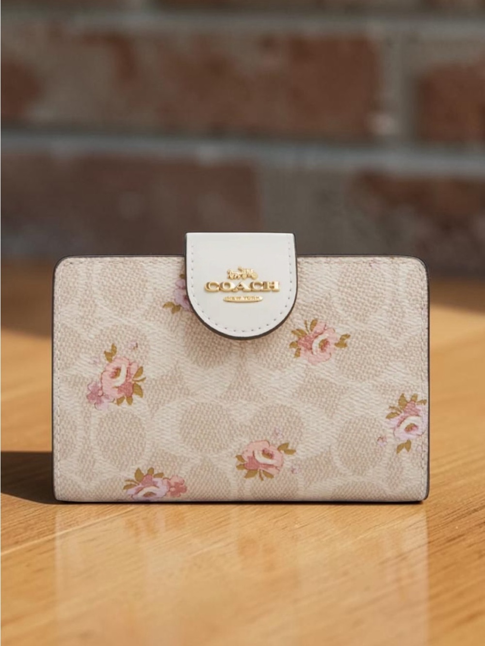 Coach Floral Signature Small Wallet in Sand Multi NWT